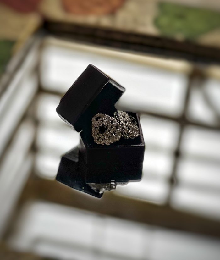 Pure silver earring with diamond and black stone - Image 2