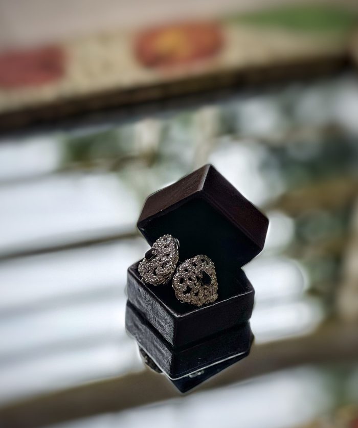 Pure silver earring with diamond and black stone - Image 3