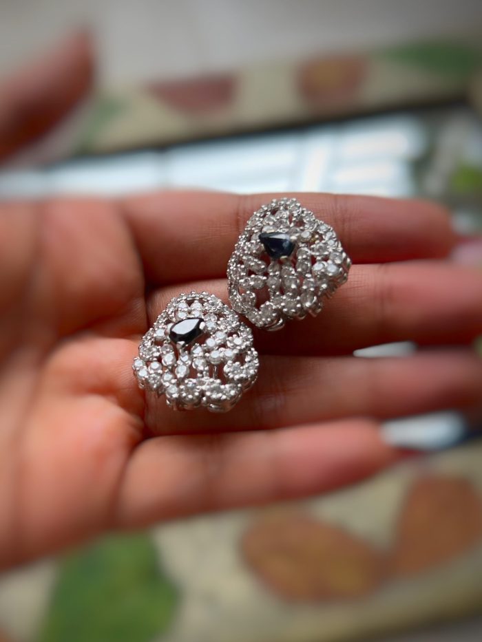 Pure silver earring with diamond and black stone