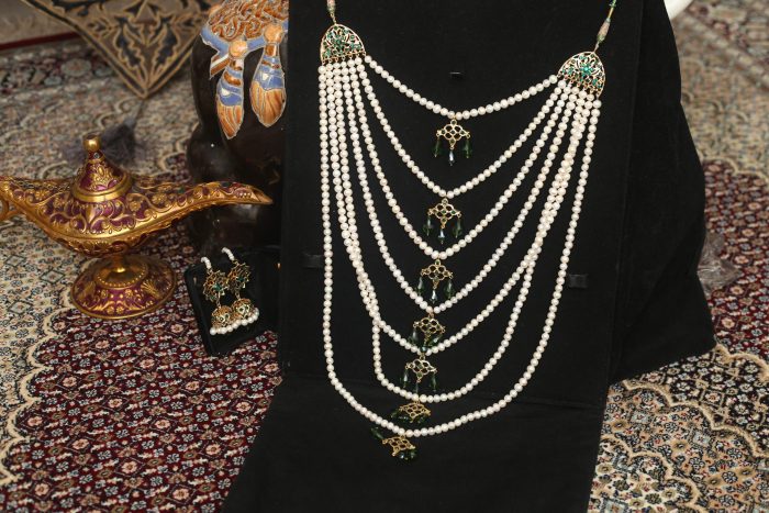 7 layer pearl set with green stones and real pearl comes with jhumka - Image 9