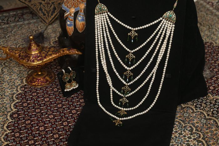 7 layer pearl set with green stones and real pearl comes with jhumka - Image 7