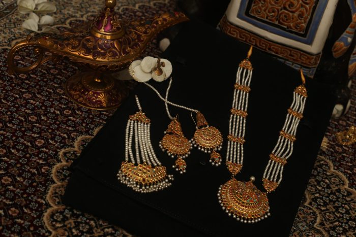 Nauratan Set with matching earrings and matching jhapta - Image 3