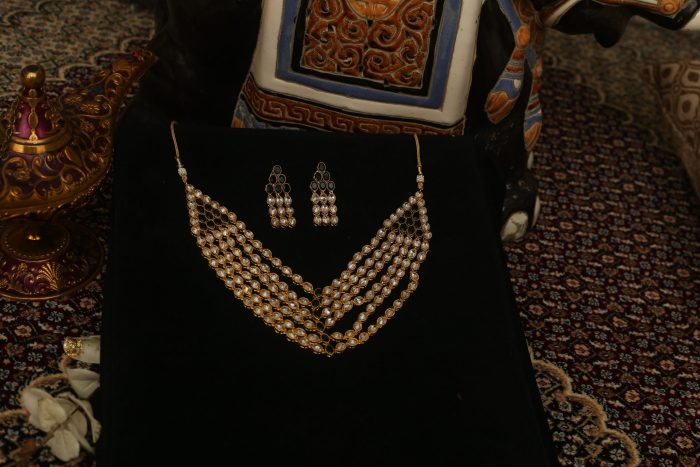 White and Black Kundan set. Six layer with matching earrings - Image 3