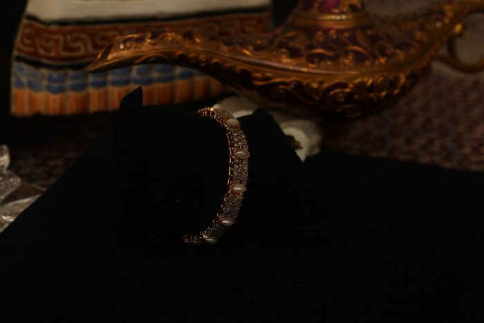 White Bangle with pearls (copy) for variable demo