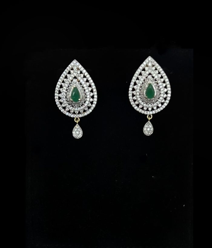 2 layer real pearl strings with diamond and emerald pendant and matching earrings - Image 5