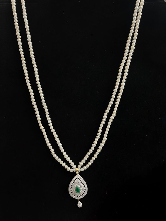 2 layer real pearl strings with diamond and emerald pendant and matching earrings - Image 6
