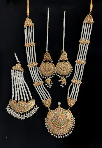 Nauratan Set with matching earrings and matching jhapta