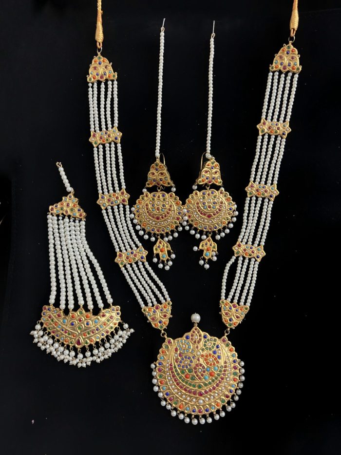 Nauratan Set with matching earrings and matching jhapta