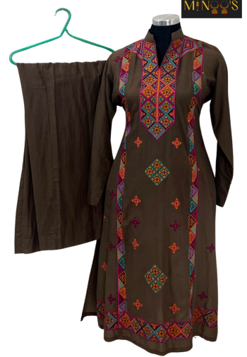 Minoo’s Embroidered Cord-Set